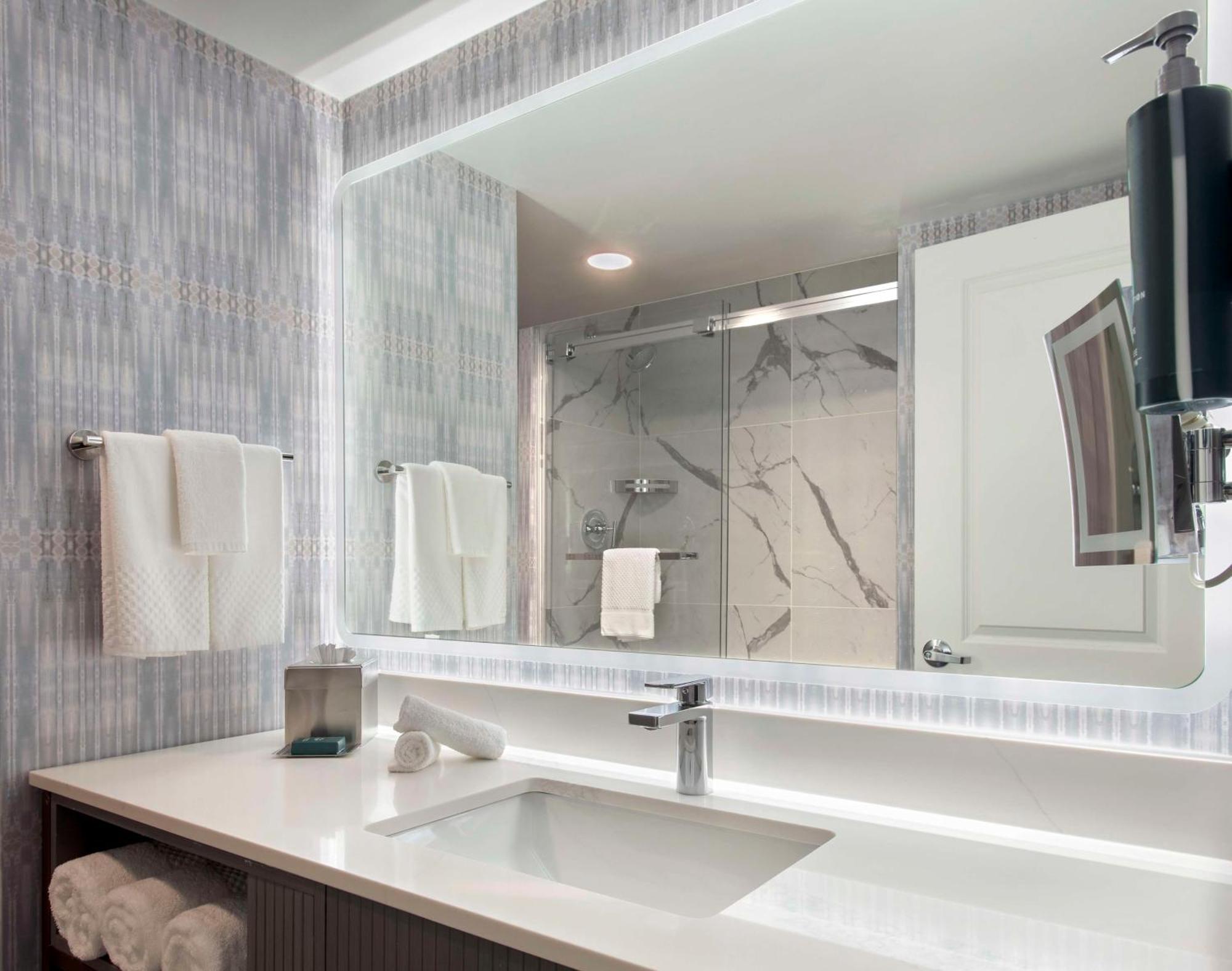 Doubletree By Hilton Poughkeepsie 호텔 외부 사진